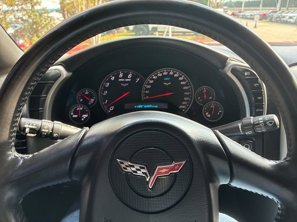 Used 2005 Chevrolet Corvette Coupe w/ Preferred Equipment Group RWD image 29