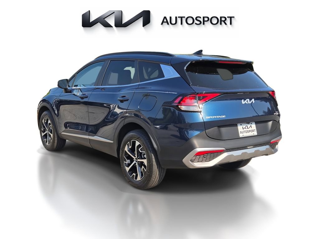 Certified 2025 Kia Sportage EX w/ EX Premium Package AWD/4WD image 10
