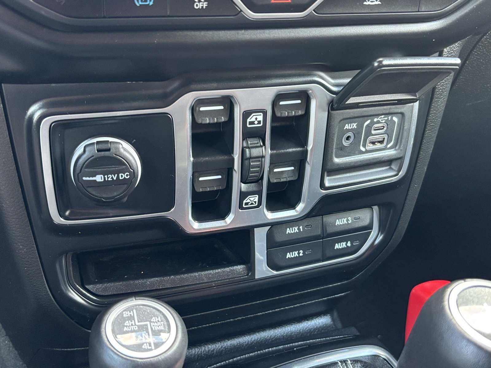 Used 2021 Jeep Wrangler Unlimited Sahara w/ Cold Weather Group image 25