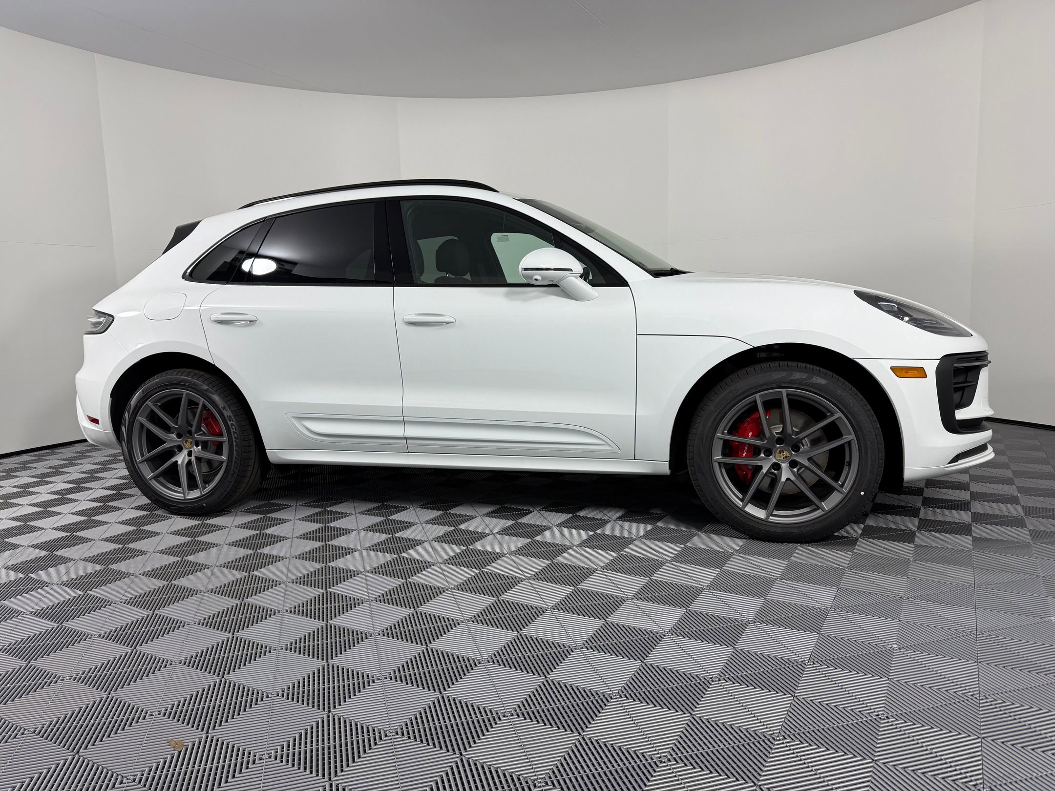 New 2026 Porsche Macan S AWD/4WD image 8