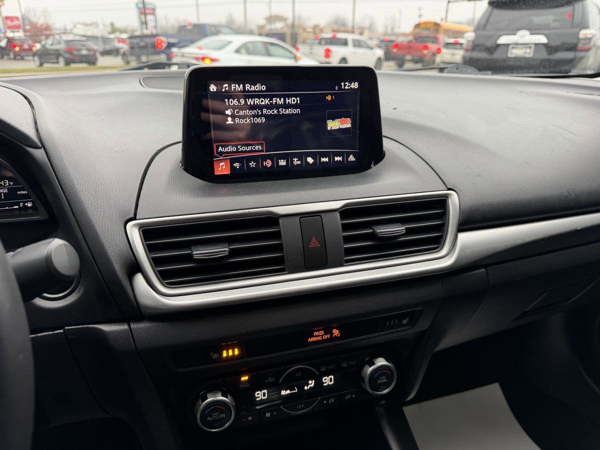 Used 2018 MAZDA MAZDA3 Touring image 24