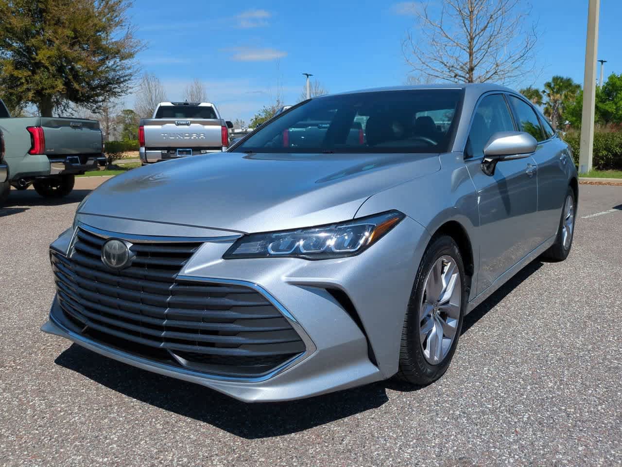 Used 2021 Toyota Avalon XLE FWD image 2