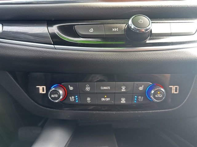 Used 2024 Buick Enclave Premium image 38