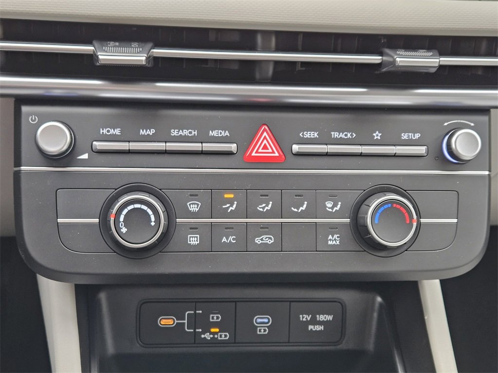 Used 2025 Hyundai Tucson SE image 15