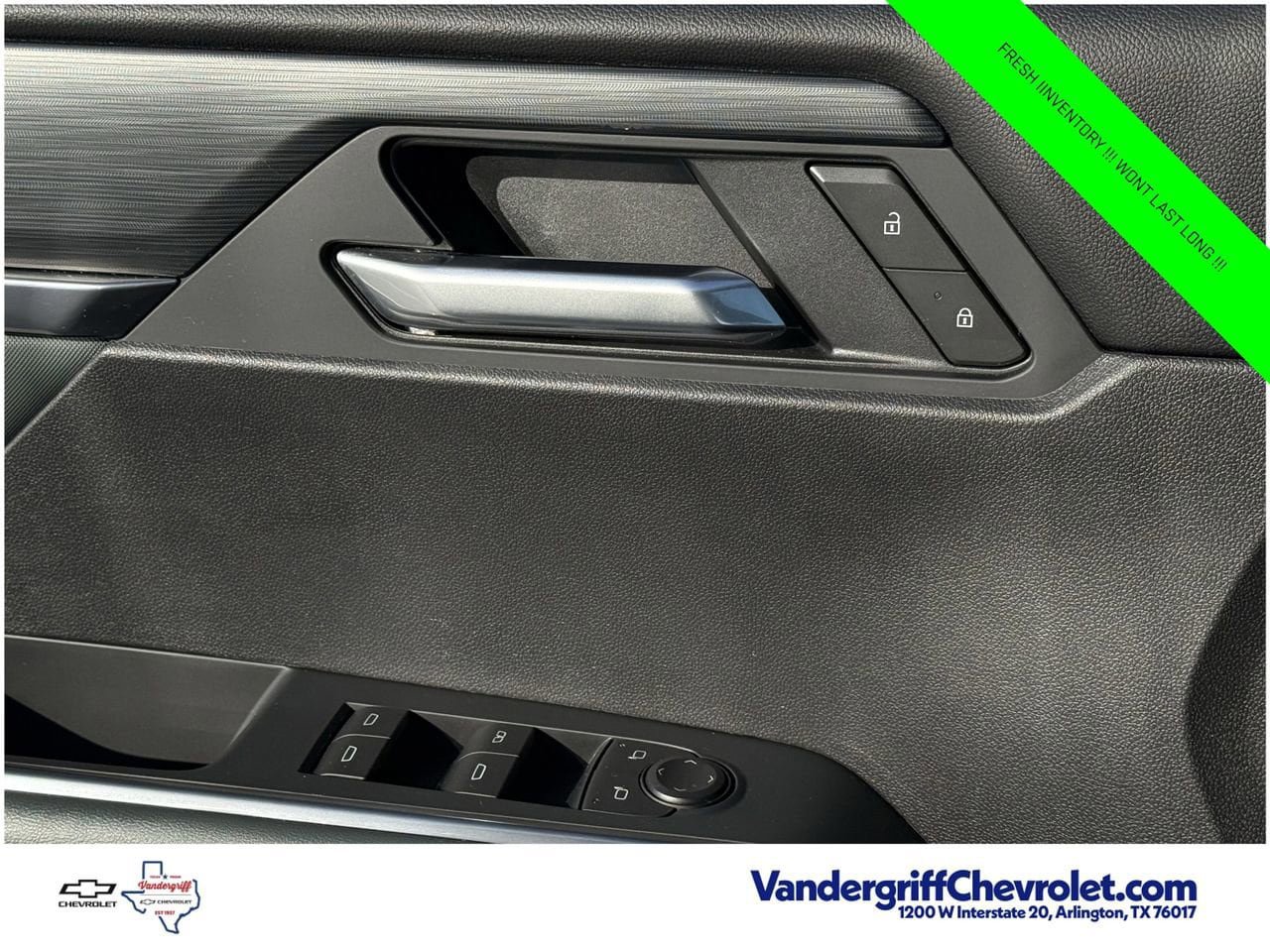 Used 2025 GMC Acadia AT4 AWD/4WD image 17