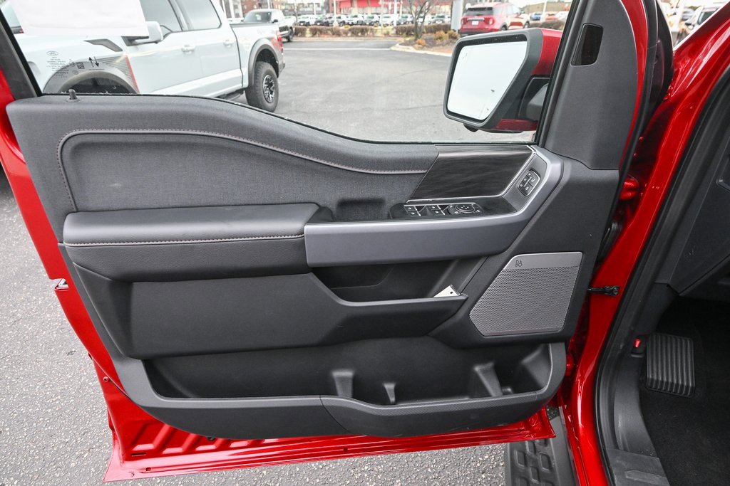New 2025 Ford F150 Lightning Lariat image 16