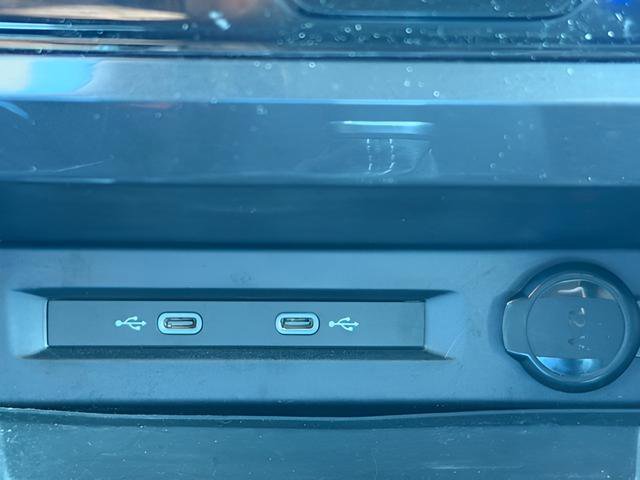 Used 2022 Volkswagen Tiguan SE R-Line image 22