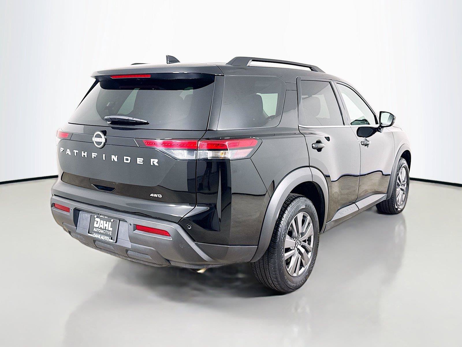 Used 2025 Nissan Pathfinder SV AWD/4WD image 13
