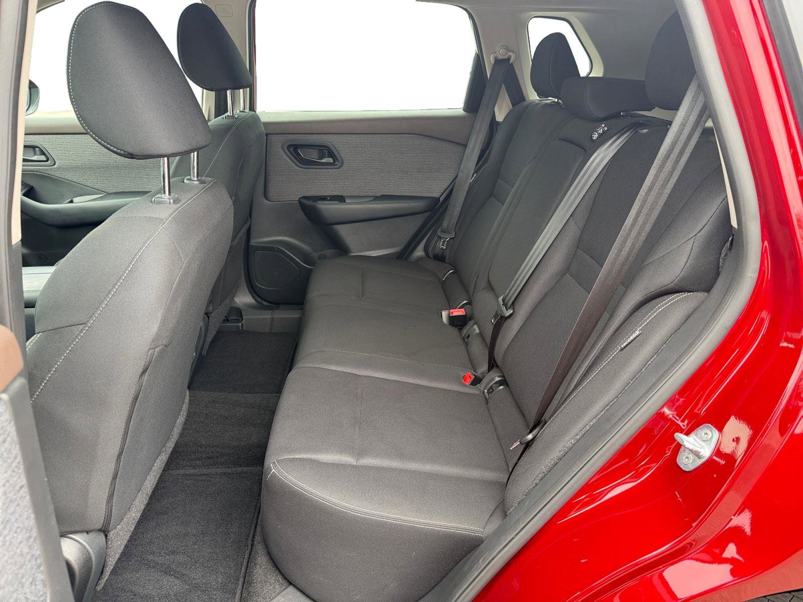 Used 2023 Nissan Rogue S AWD/4WD image 19