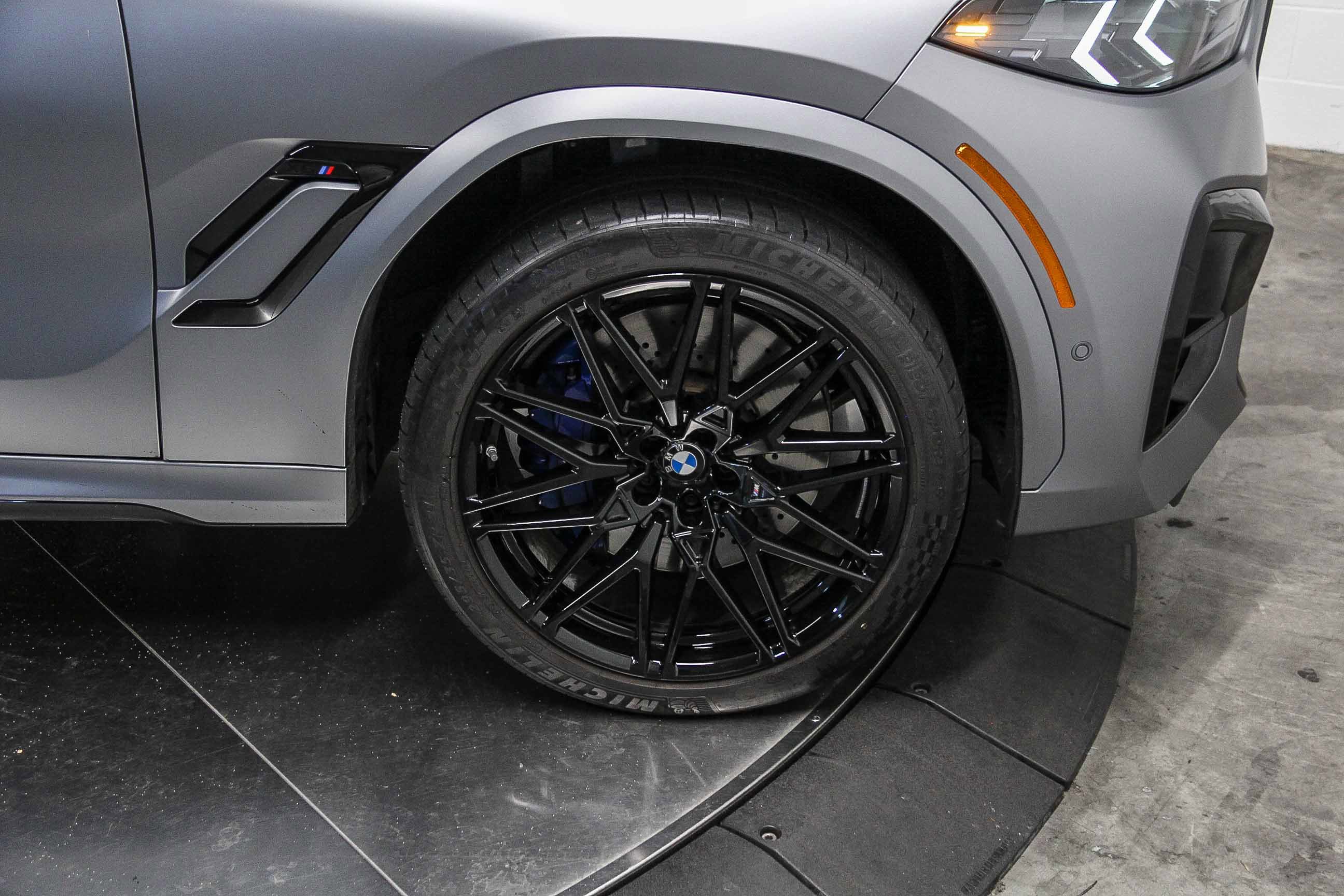 Used 2025 BMW X6 M Competition w/ Executive Package image 9