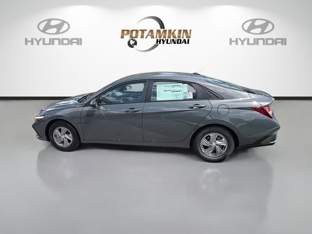 New 2026 Hyundai Elantra SE FWD image 8