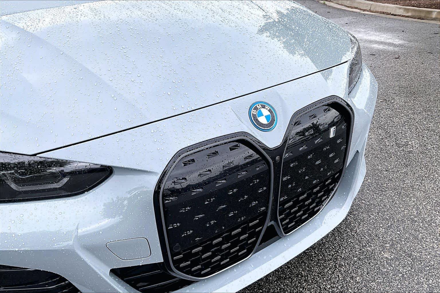 Certified 2024 BMW i4 eDrive40 w/ M Sport Package RWD image 31