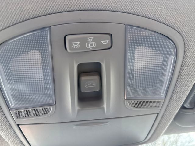 Used 2020 Hyundai Elantra Limited w/ Ultimate Package 03 FWD image 39