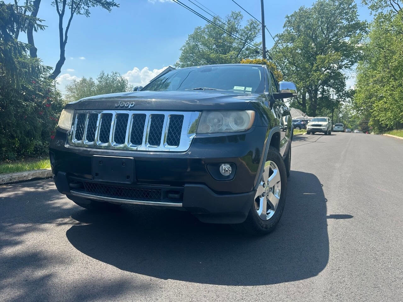 Used 2011 Jeep Grand Cherokee Overland AWD/4WD image 2