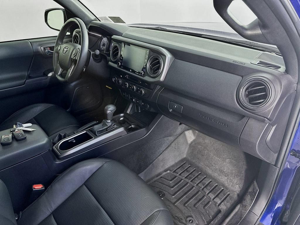 Used 2023 Toyota Tacoma TRD Off-Road w/ TRD Premium Off Road Package AWD/4WD image 31