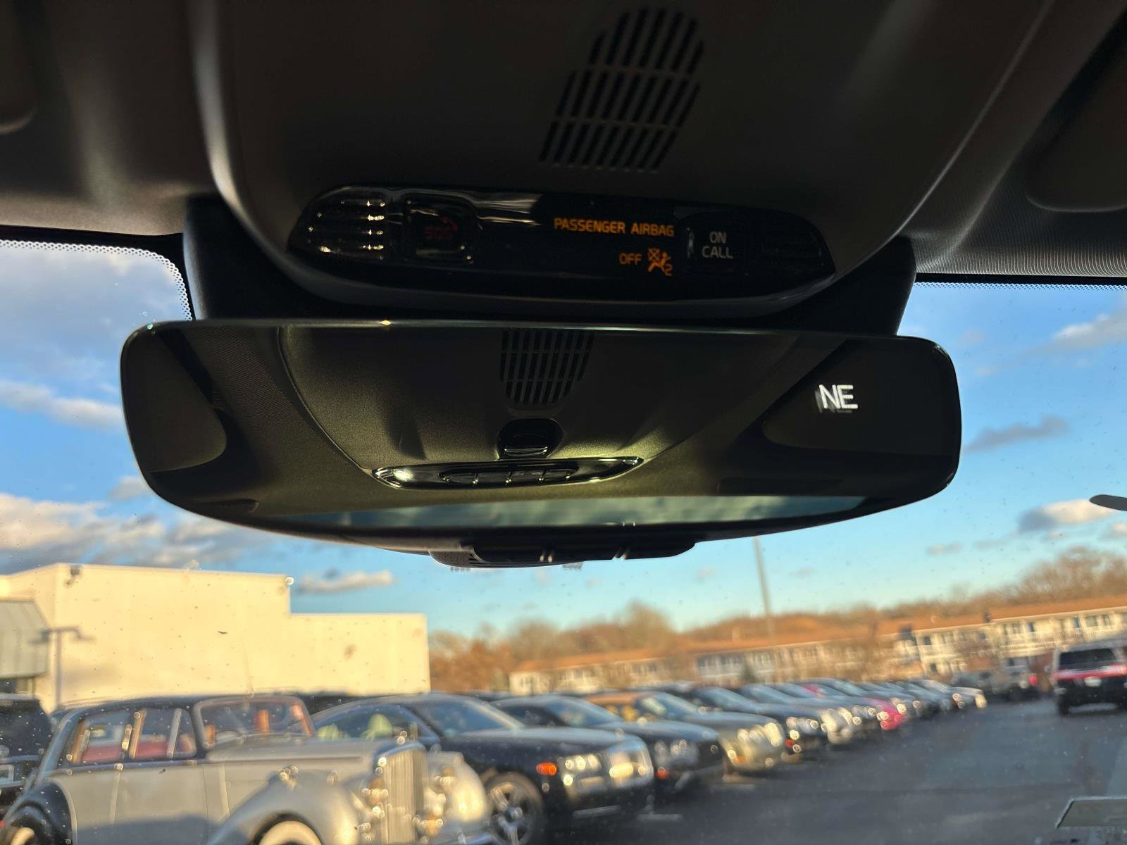 Used 2018 Volvo XC60 T6 Momentum w/ Advanced Package image 27