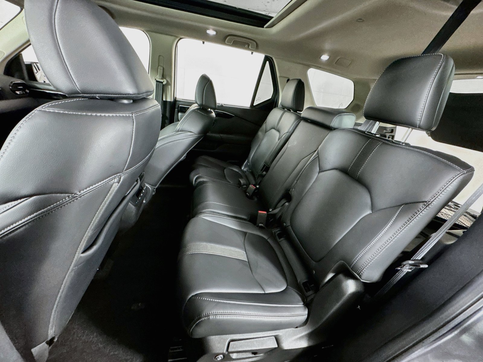 Used 2024 Honda Pilot Touring image 18