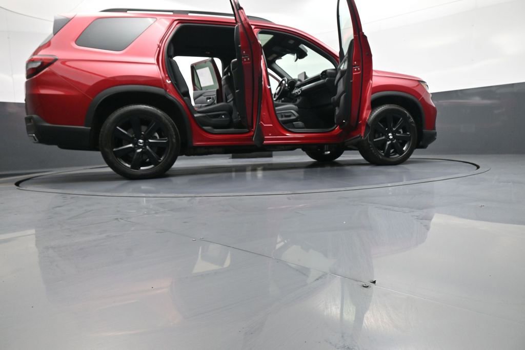 Certified 2025 Honda Pilot Black Edition image 50