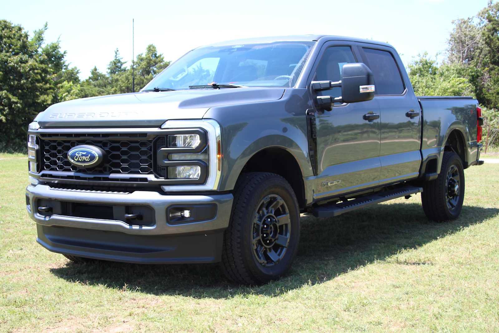 Used 2025 Ford F250 XL w/ STX Appearance Package AWD/4WD image 4