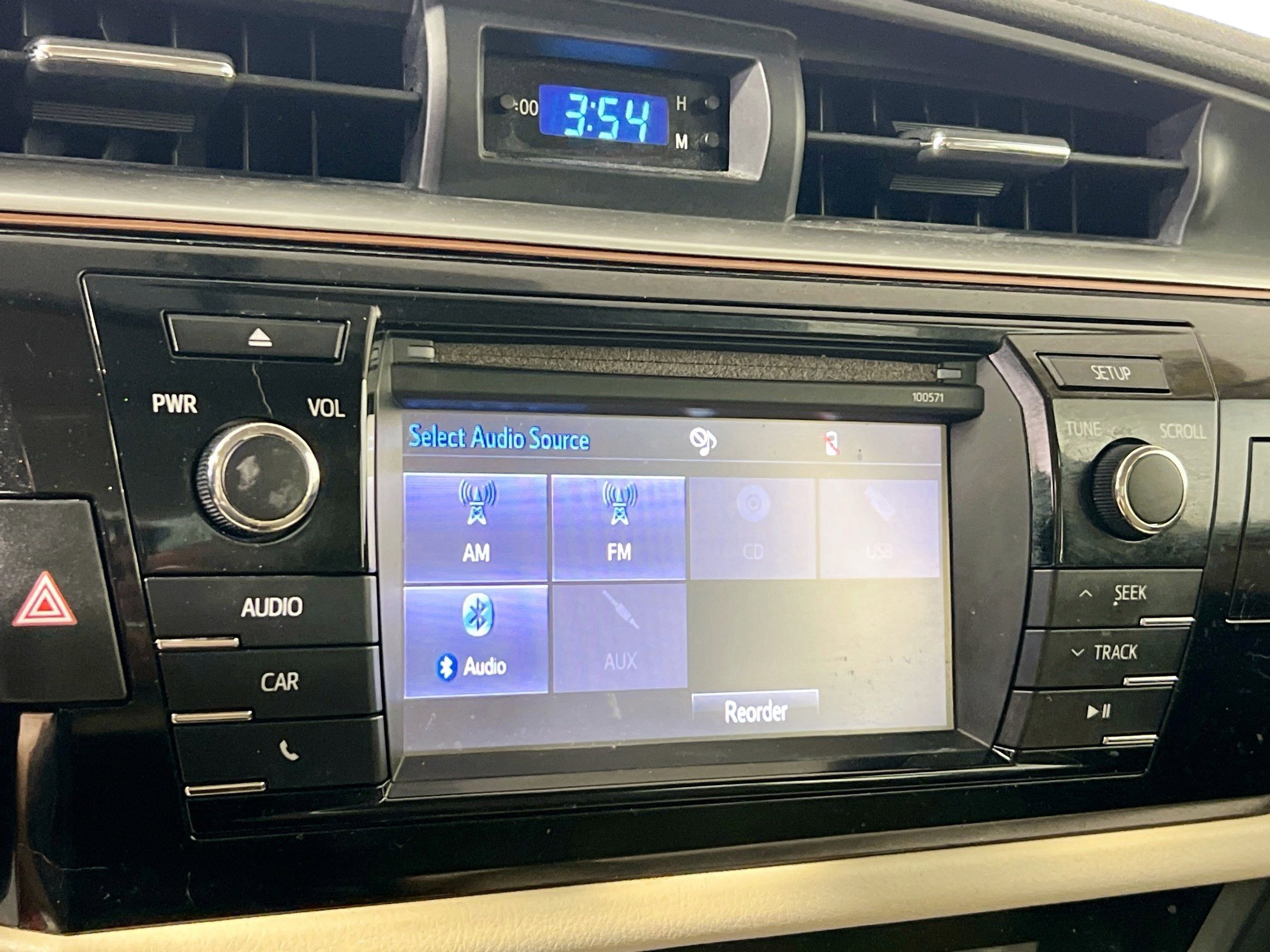 Used 2016 Toyota Corolla LE image 25