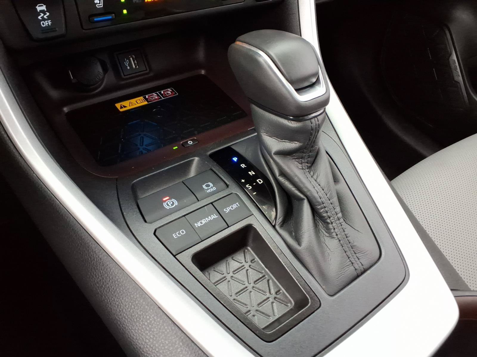Certified 2025 Toyota RAV4 Limited w/ Advanced Technology Package FWD image 19