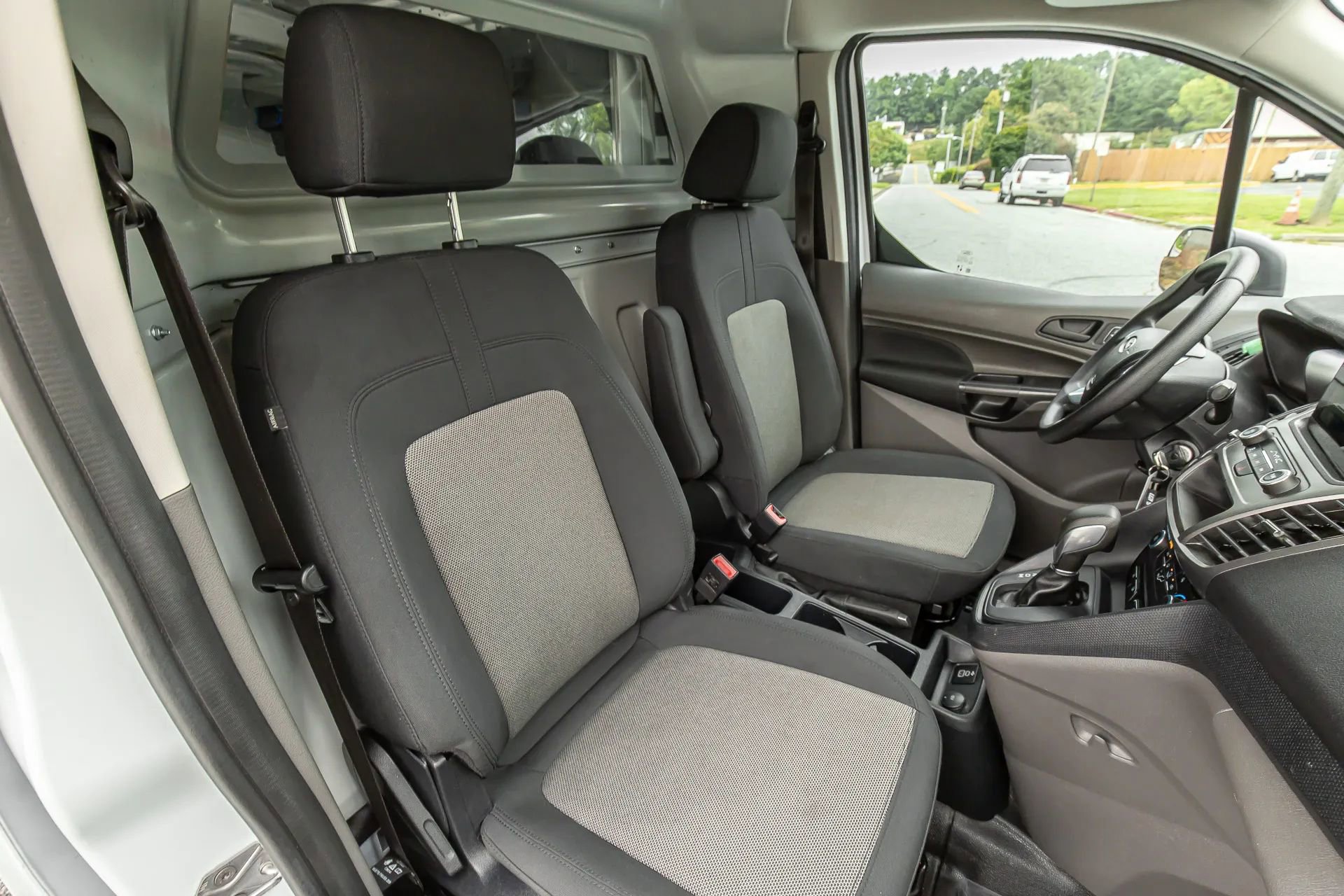 Used 2023 Ford Transit Connect XL image 28