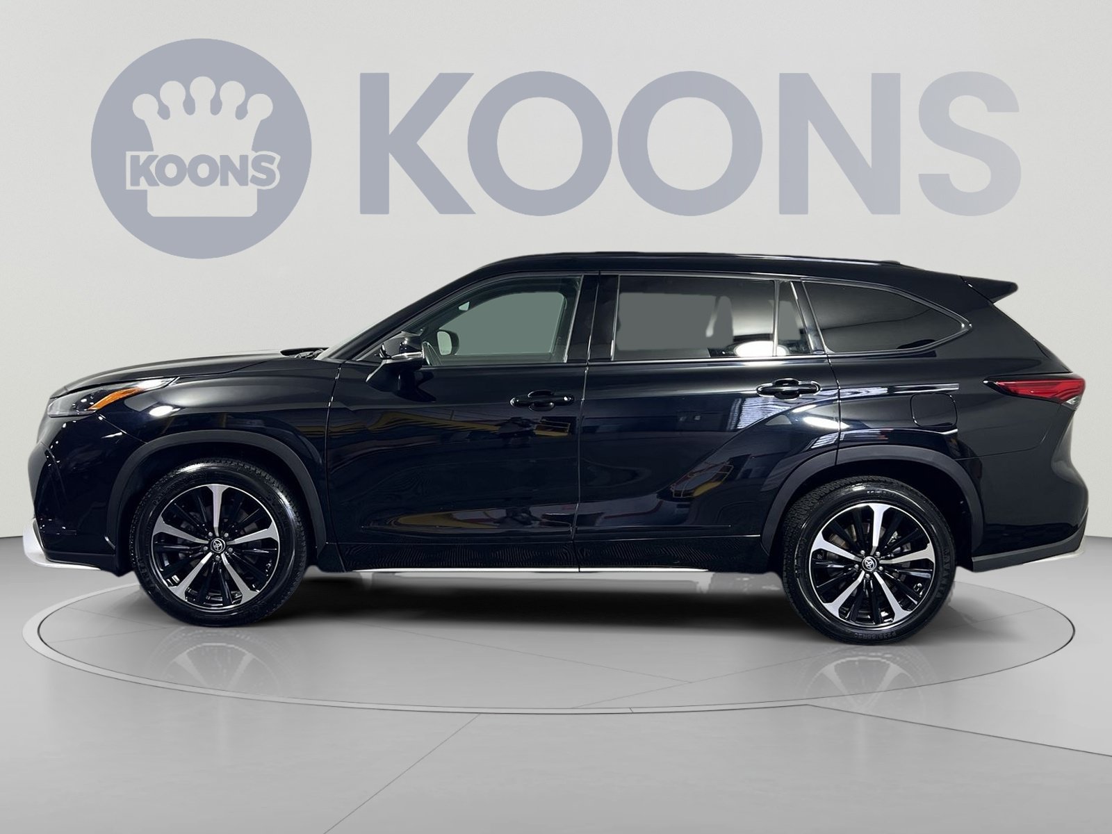 Used 2022 Toyota Highlander XSE AWD/4WD image 7