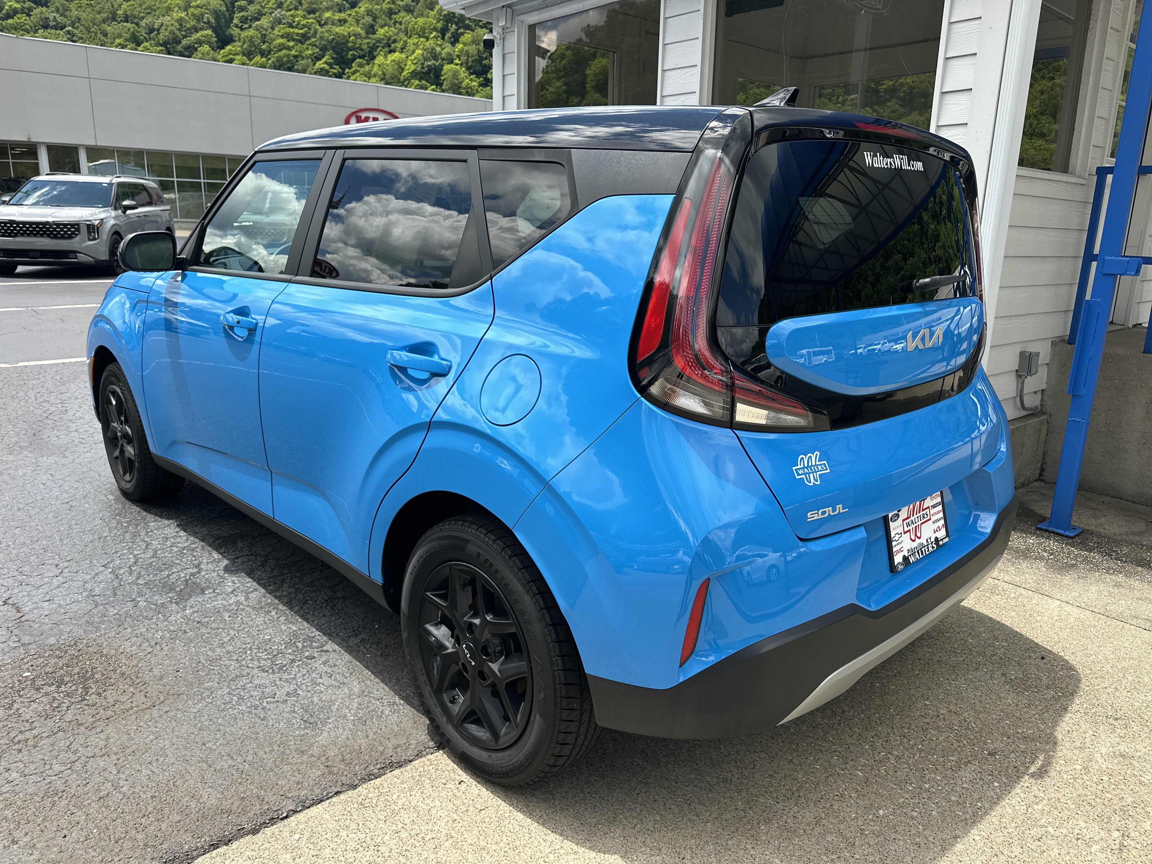 Used 2024 Kia Soul S FWD image 3