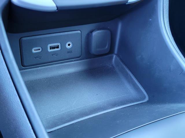 Used 2023 GMC Terrain SLE image 32