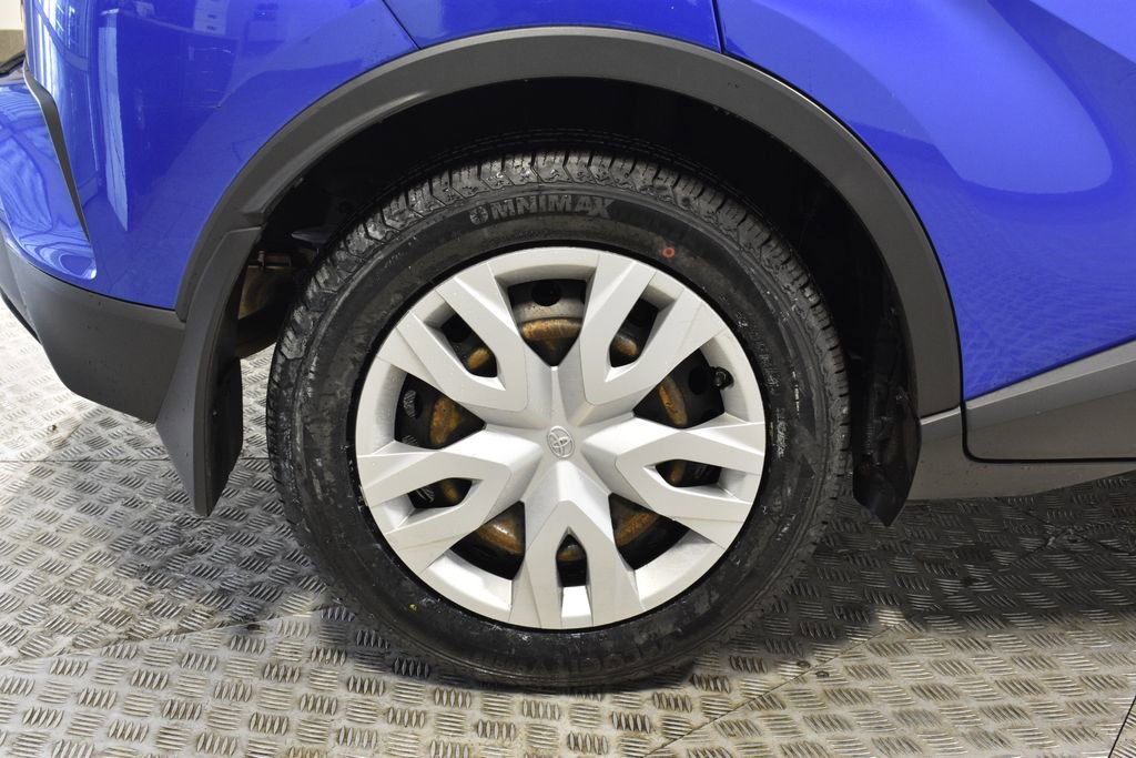 Used 2020 Toyota C-HR LE image 37