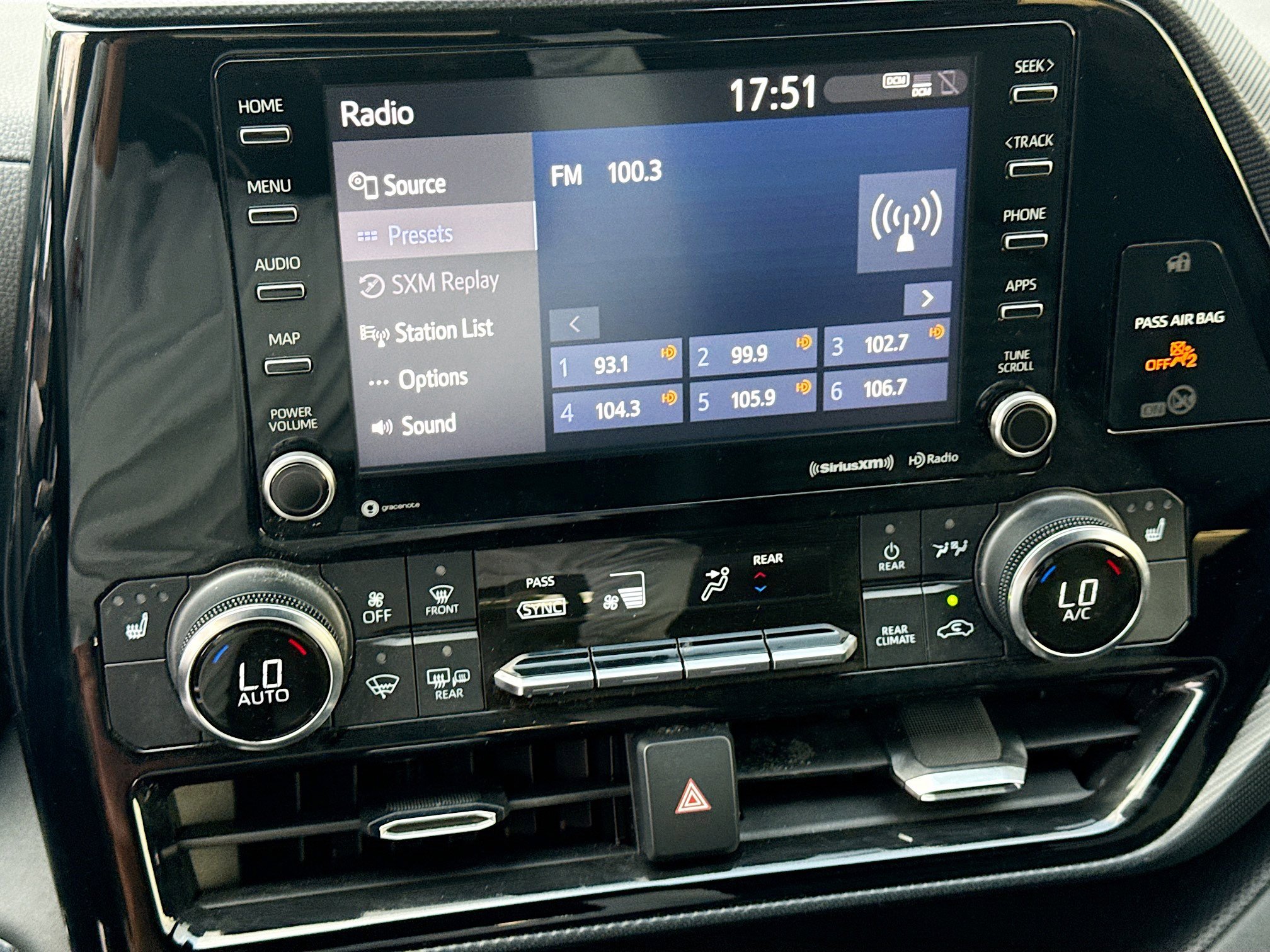 Used 2022 Toyota Highlander XSE image 31