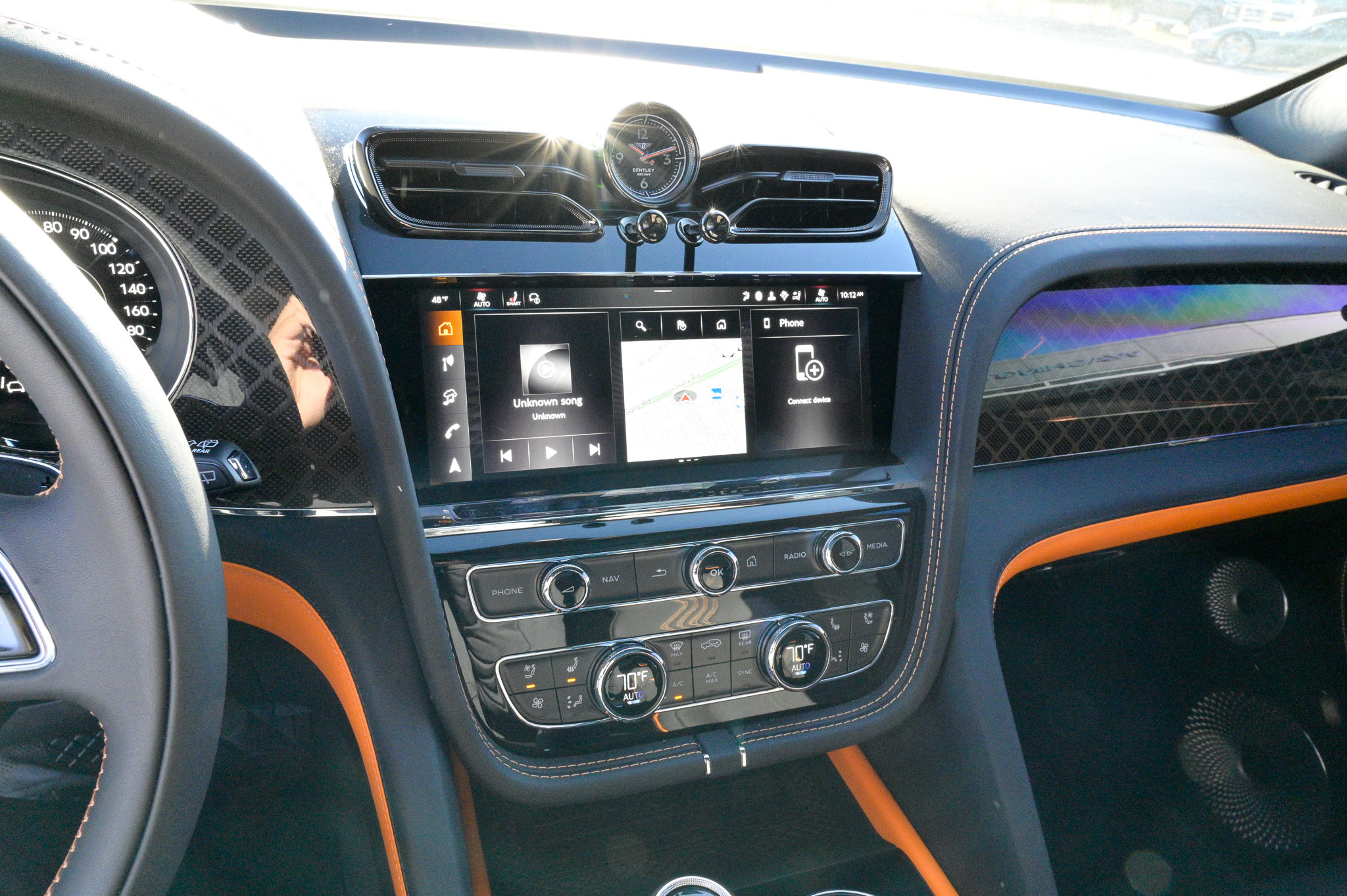 Used 2025 Bentley Bentayga image 28