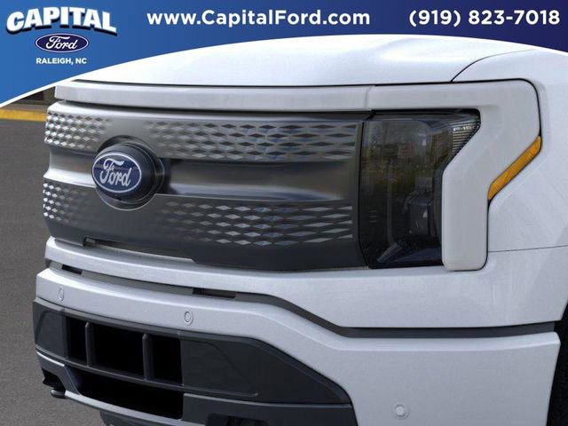 New 2025 Ford F150 Lightning Flash AWD/4WD image 17