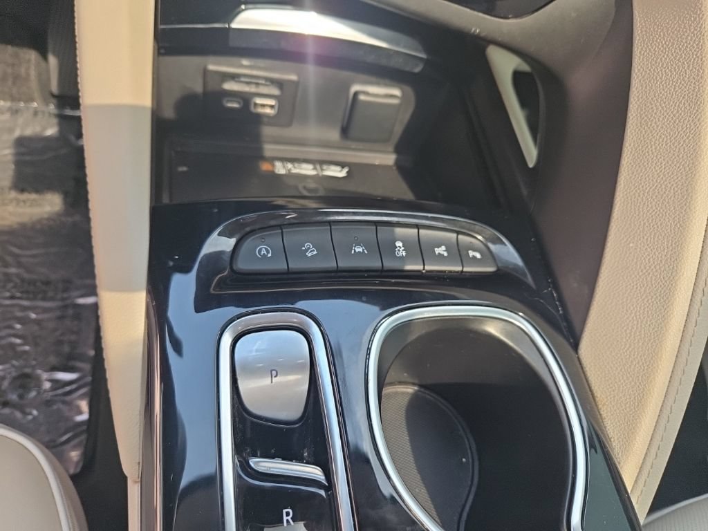 Used 2022 Buick Envision Avenir w/ Technology Package II AWD/4WD image 17