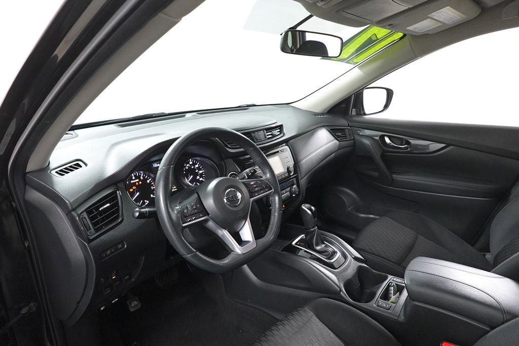Used 2017 Nissan Rogue SV image 13