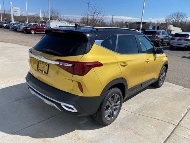 Used 2023 Kia Seltos S AWD/4WD image 3