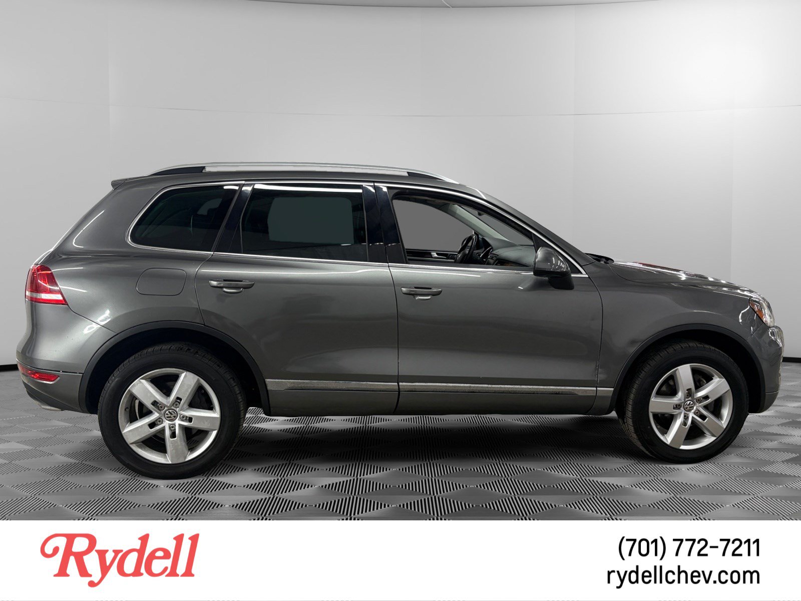 Used 2014 Volkswagen Touareg VR6 AWD/4WD image 6