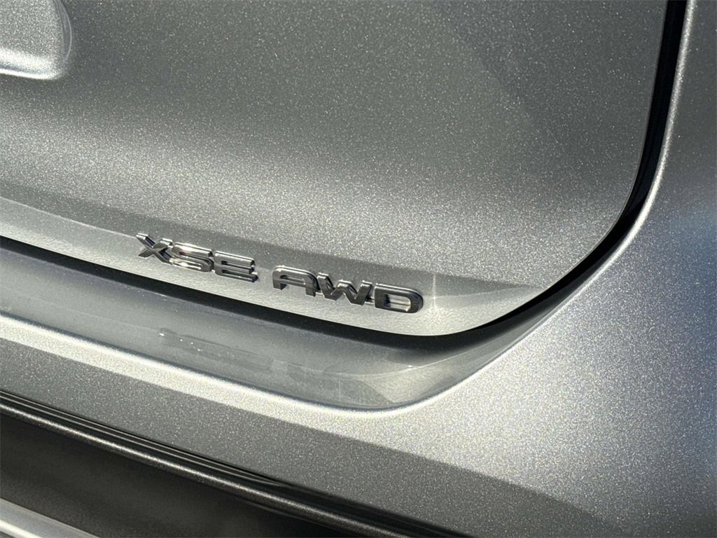 Used 2021 Toyota Highlander XSE image 7