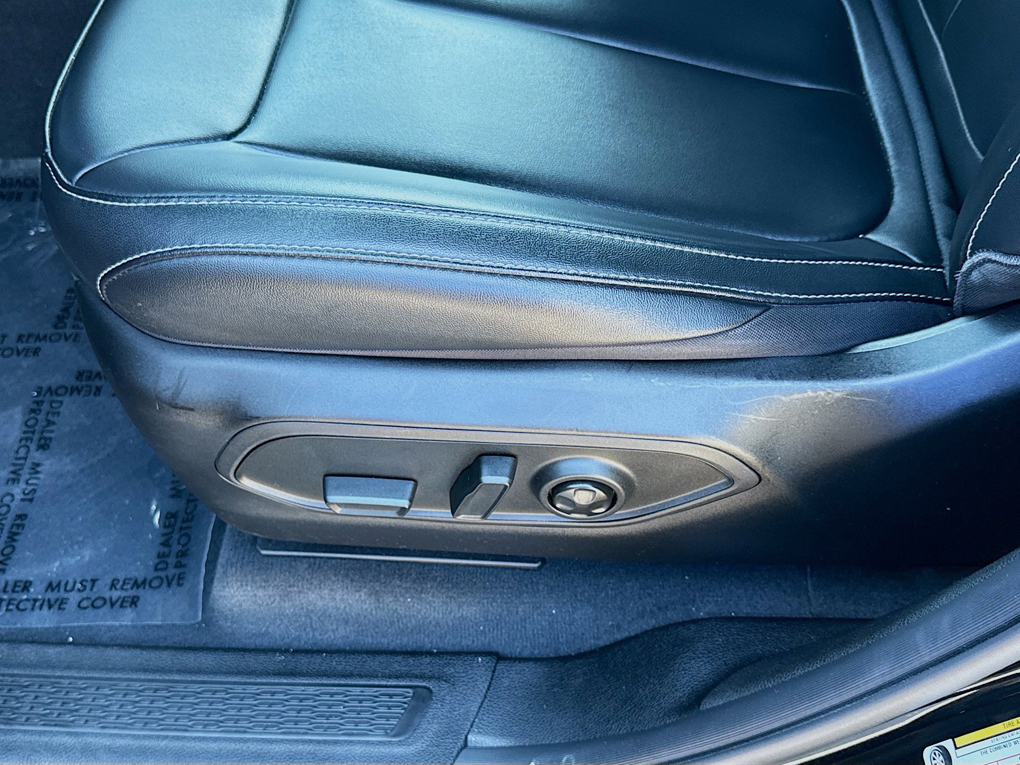 Used 2025 Jeep Grand Cherokee L Limited w/ Black Appearance Package image 18