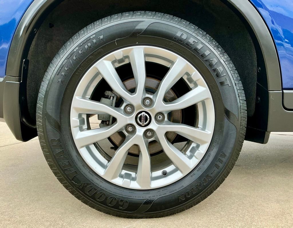 Used 2019 Nissan Rogue S w/ Special Edition Package FWD image 21