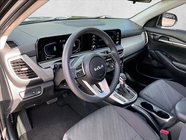 Used 2026 Kia Seltos LX FWD image 14