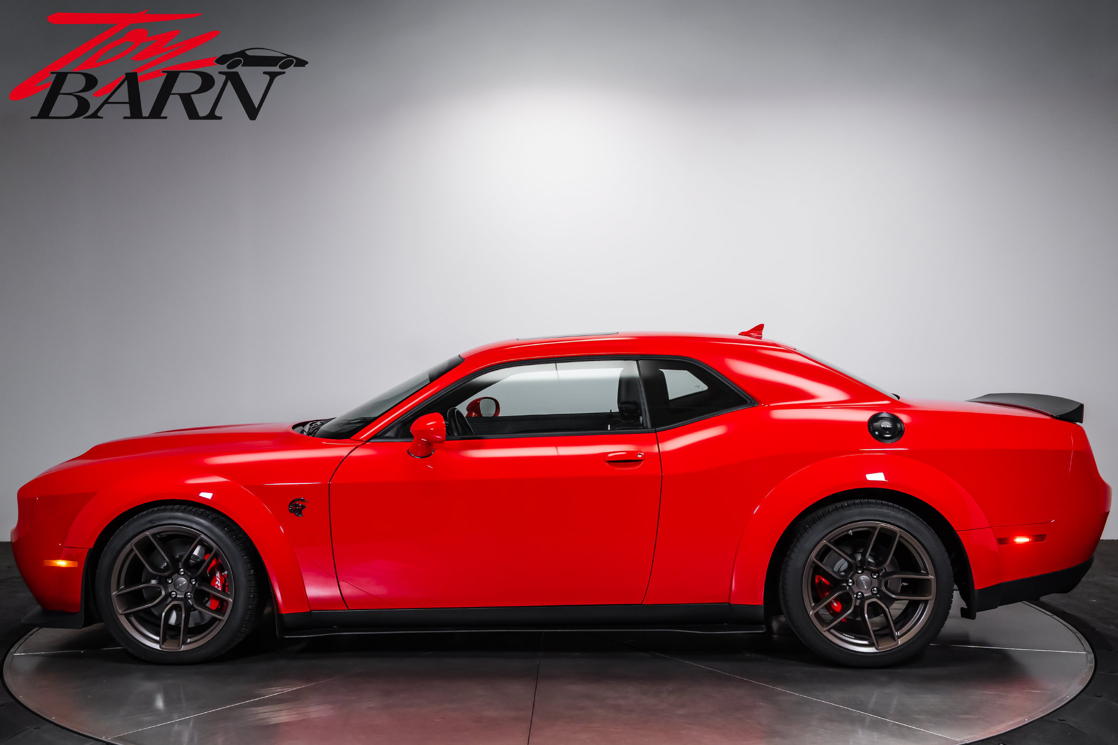 Used 2021 Dodge Challenger SRT Hellcat Redeye RWD image 2