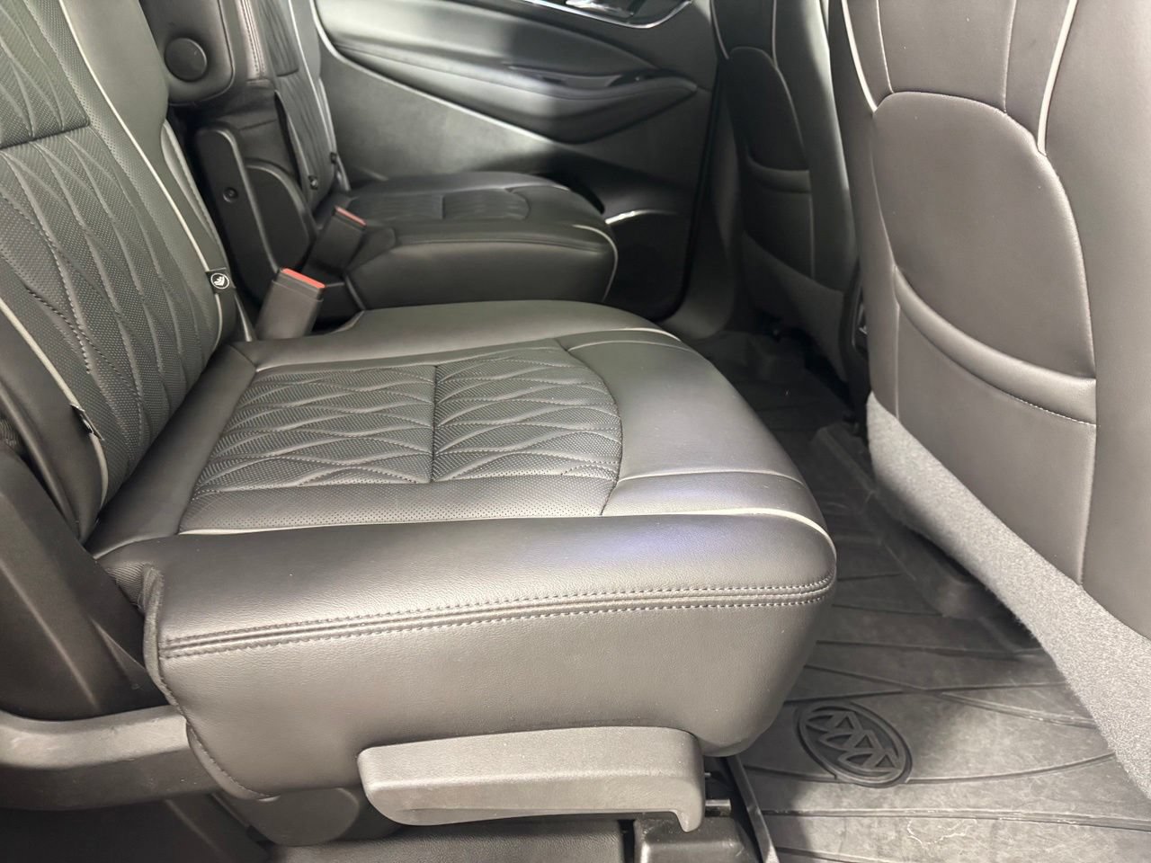 Used 2023 Buick Enclave Avenir w/ Avenir Technology Package AWD/4WD image 46