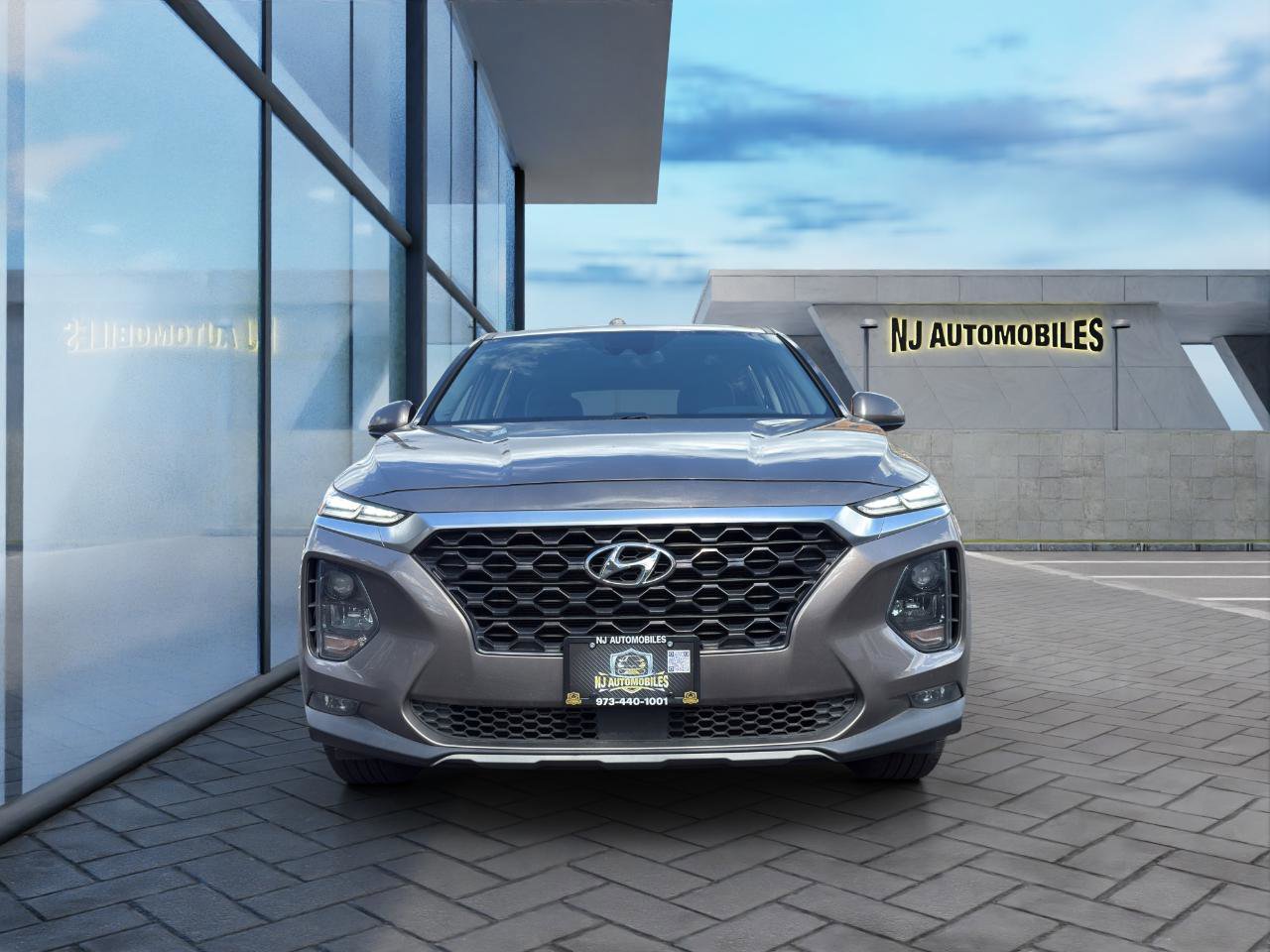 Used 2019 Hyundai Santa Fe SEL AWD/4WD image 2