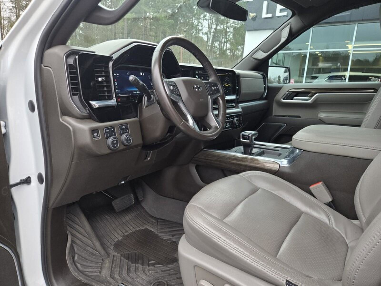 Used 2023 Chevrolet Silverado 1500 LT Trail Boss w/ Protection Package image 17