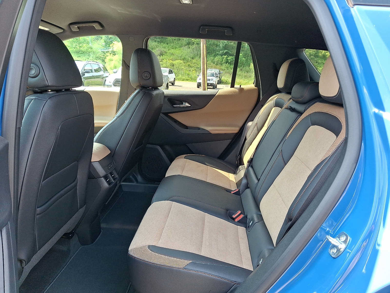 Used 2026 Chevrolet Equinox ACTIV w/ Convenience Package III AWD/4WD image 10