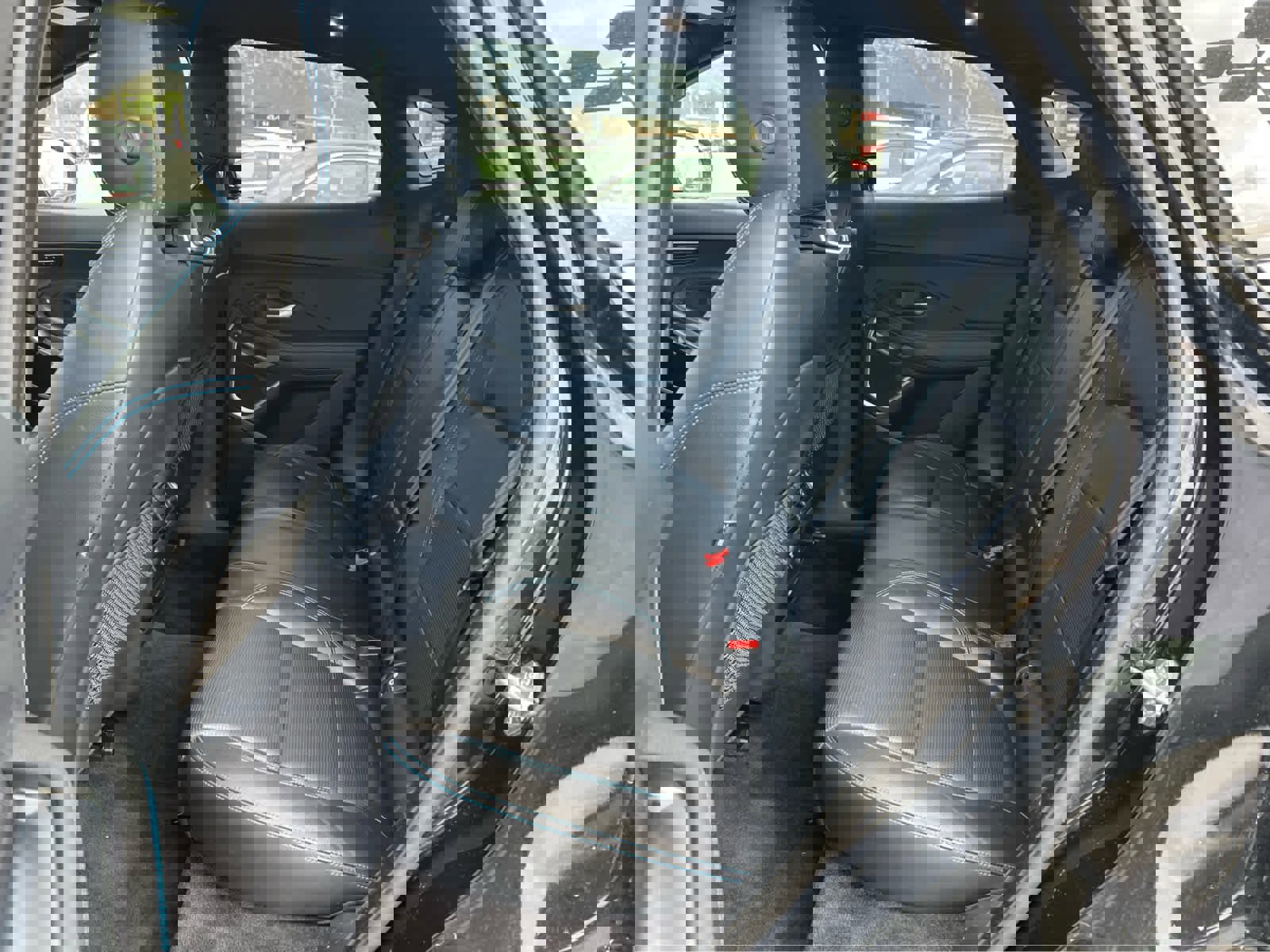 Used 2019 Jaguar E-PACE R-Dynamic SE image 27