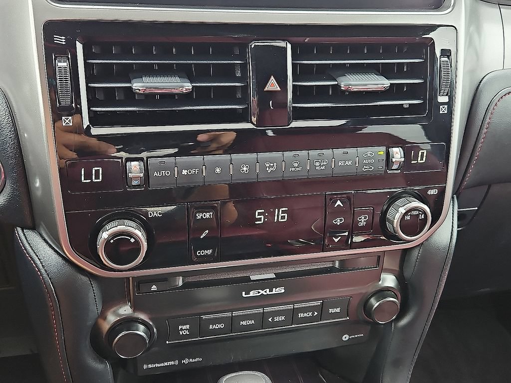Used 2022 Lexus GX 460 Luxury w/ Sport Design Package AWD/4WD image 26