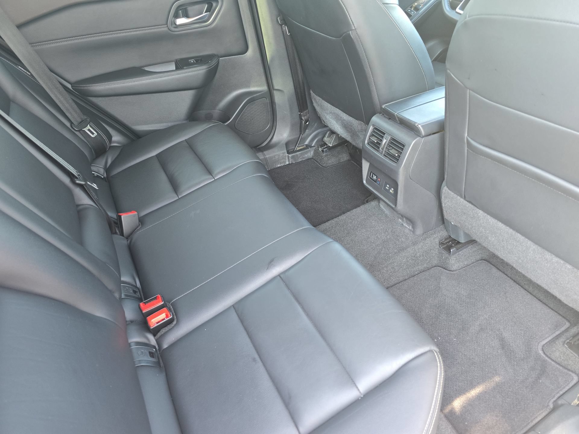 Used 2023 Nissan Rogue SL w/ SL Premium Package FWD image 11