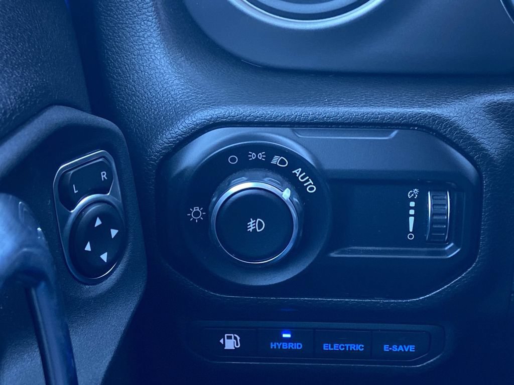 Used 2023 Jeep Wrangler Unlimited w/ Cold Weather Group AWD/4WD image 14